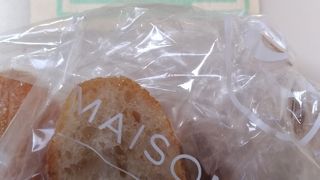 バゲットはカットしてくれます