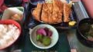 ゴールデンパームカントリークラブ レストラン