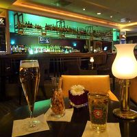 バー。アップルワインが有名。