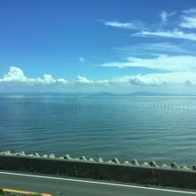 車窓　。　鹿島駅から　佐賀駅へ向かう　有明海