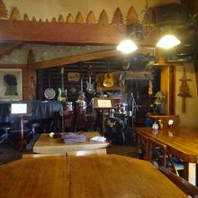 ステージには楽器がたくさんありました。