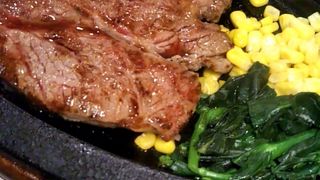 ボリュームのあるステーキ