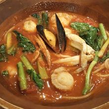 ブイヤベース風に生パスタ