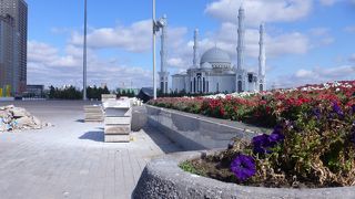 ハズィレット スルタン モスク