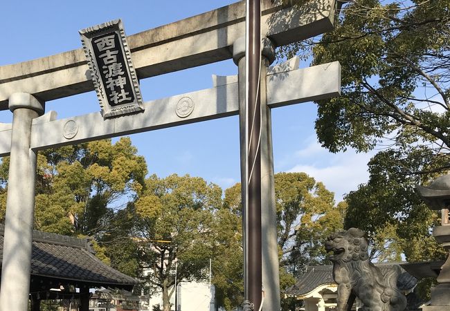 JR東海道線尾頭橋駅の目の前にある神社