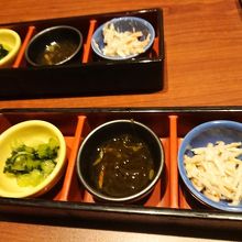 客の嗜好も配慮なく強制的に出されるもの