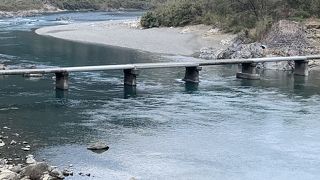 古く趣のある橋！