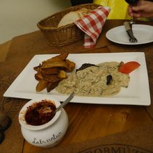 ステーキのマッシュルームソース添え