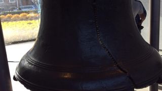 自由の鐘にはヒビが入っています。