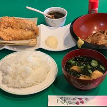 B定食　イワシフライ　豚ロースグリル