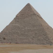 フォトスポットから見たカフラー王のピラミッド