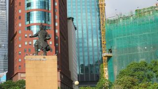 ホーチミンの英雄です