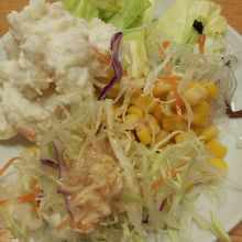 バイキングのサラダ