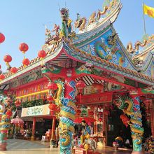 カラフルな寺院