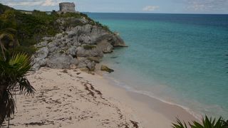 カリブ海の海岸にあるマヤ遺跡