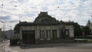 必見の駅舎です