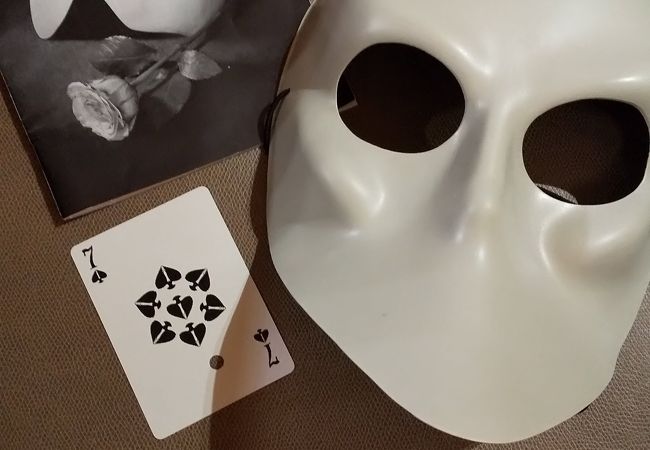 The McKITTRICK HOTEL マスク トランプ パンフレット The McKITTRICK HOTEL マスク トランプ パンフレット（The