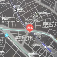 道玄坂にある与謝野晶子の歌碑は、地図の赤丸の場所にあります。