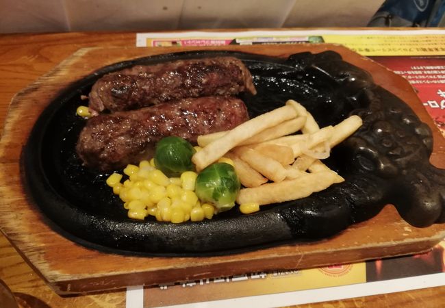 ランチ14時前ですが混雑していました。 