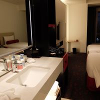 そして、この横に洗面台がありました。なぞ。