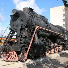 少し離れた所には過去に活躍したSLが展示されています。