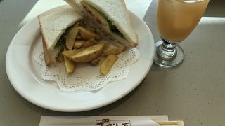 国際線でモーニング