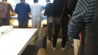 朝８時台の成田空港国際線ＪＡＬサクララウンジ