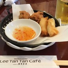 セットの揚げ物