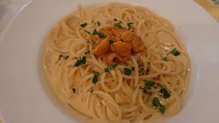 ウニのスパゲッティとフォカッチャのファンです