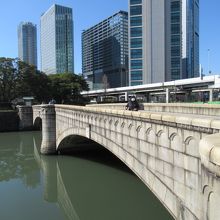 浜離宮・大手門橋です