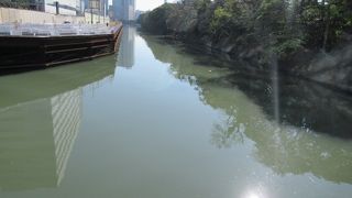 水上バスで浅草に繋がっているのよ