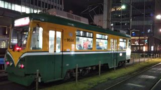 可愛らしい便利な路面電車