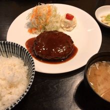 ハンバーグ定食