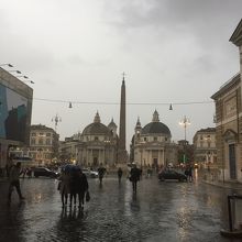 雨だったので教会には入ったりしませんでしたが。