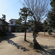 お庭には観光案内所と…