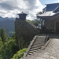 まさに閑さや岩にしみいる蝉の声だった、風光明媚な立石寺