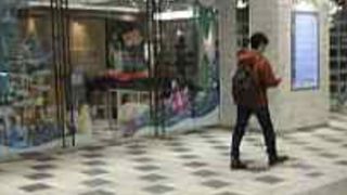 駅の改札の隣にあるのでとても便利！