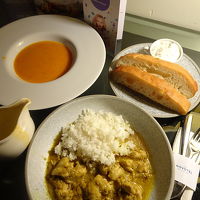 チキンカーマカレー&ライス、本日のスープ(パン付き)