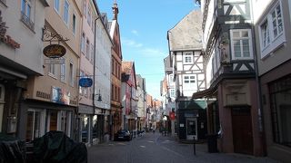 旧市街地にあります。