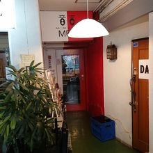 今はライブもやっている