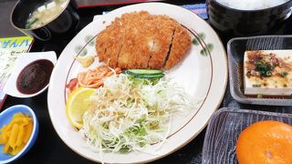 平日限定日替わり定食は安くて美味
