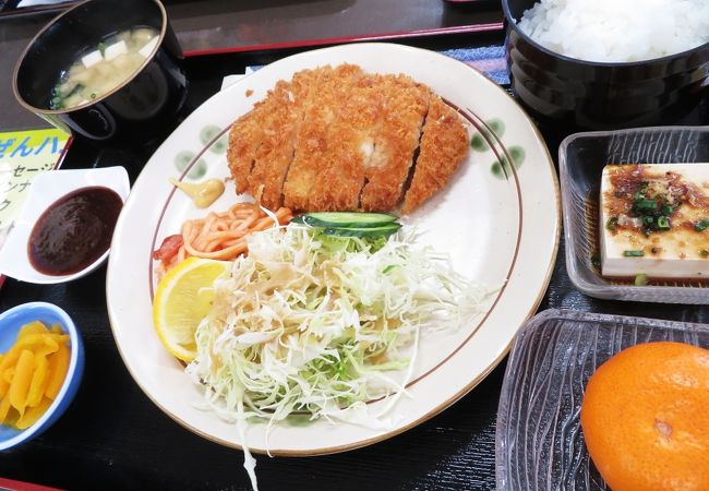 平日限定日替わり定食は安くて美味