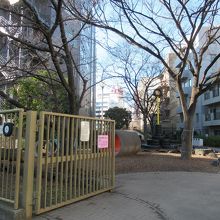 冒険広場の東側出入口などの様子