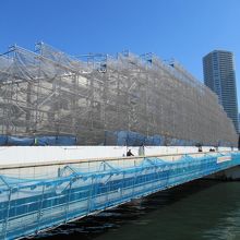 南西方向からの様子