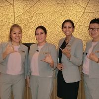 いつも、親切＆笑顔の「フロント・スタッフ」達。