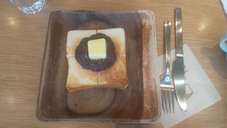 パン屋さん運営のカフェ