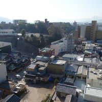 道後温泉本館が見えます