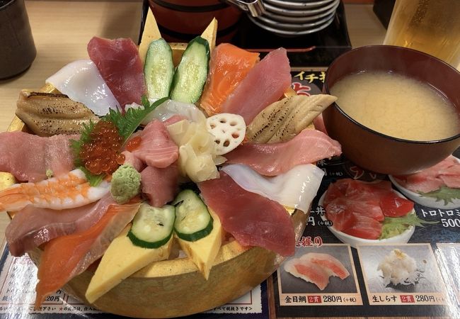 どらデカい海鮮丼！！！