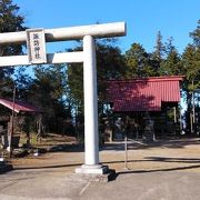 公園内にある神社