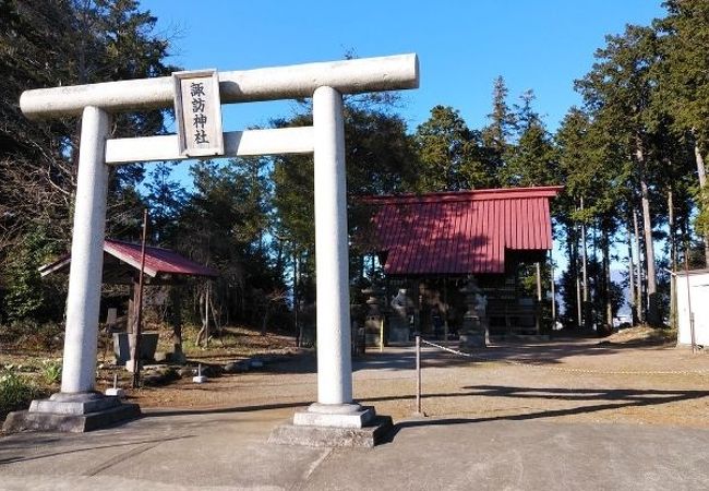 公園内にある神社